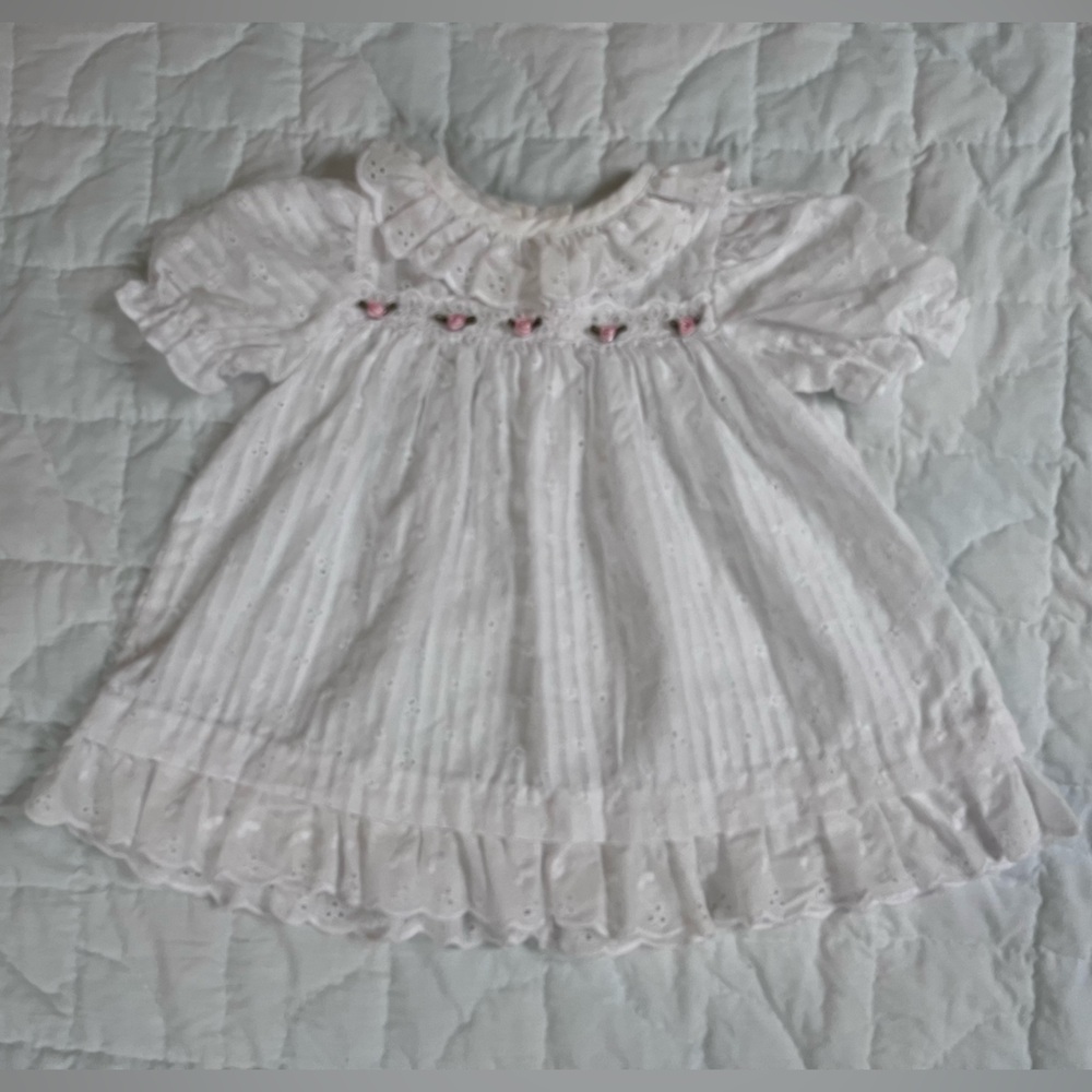Beautiful Vintage White Eyelet Dress